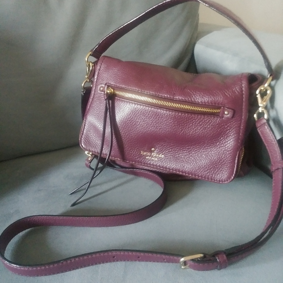 kate spade Handbags - Barely worn Kate Spade purse w/ removeable strap